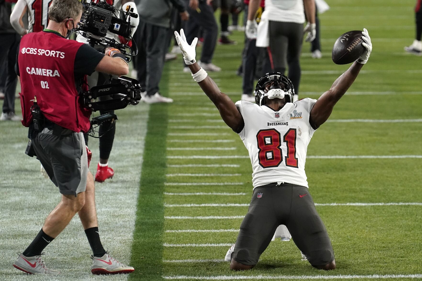 APTOPIX Chiefs Buccaneers Super Bowl Football